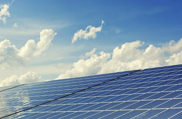Panneau solaire photovoltaïque : expert en solutions durables